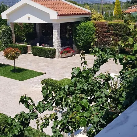 ισόγειο στη φύση Nerántza